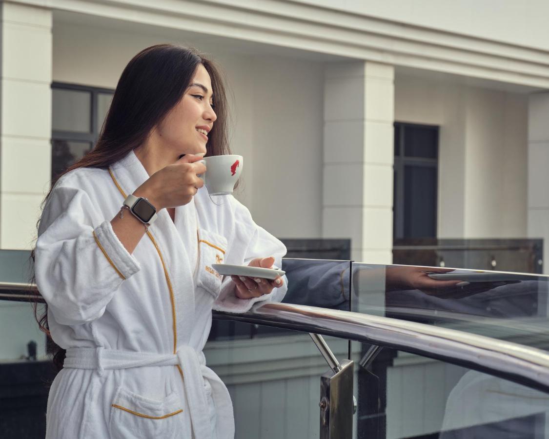 Wyndham Garden Tashkent Hotel Buitenkant foto
