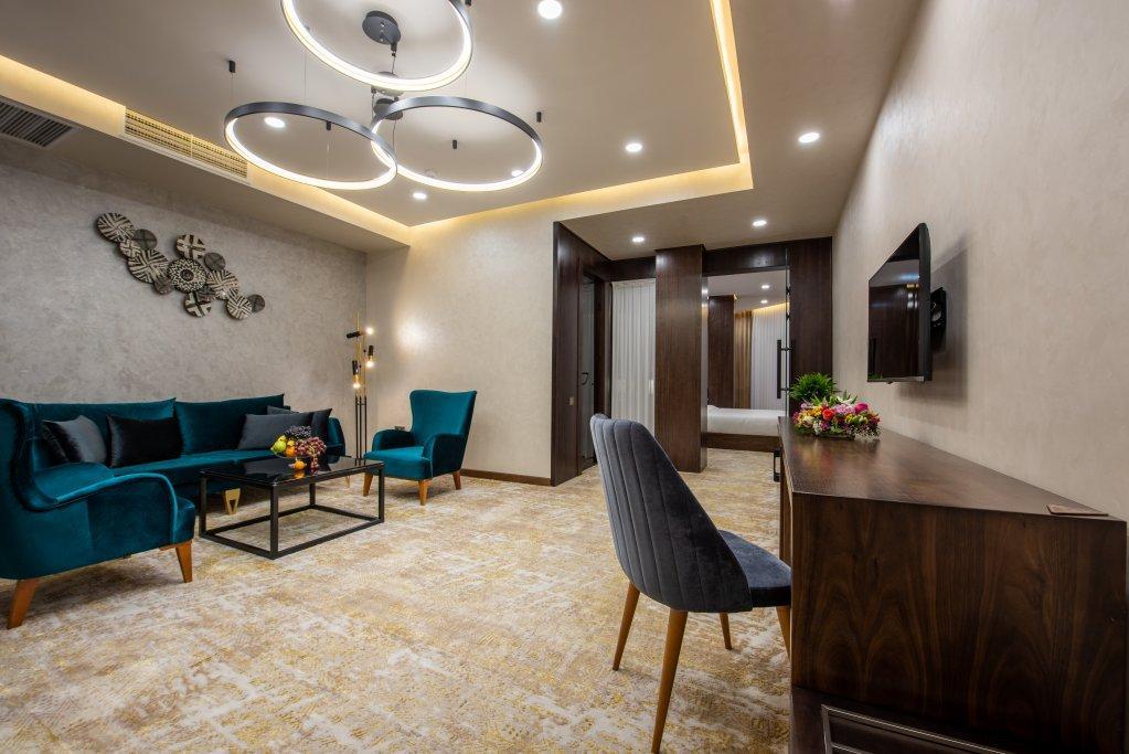 Wyndham Garden Tashkent Hotel Buitenkant foto