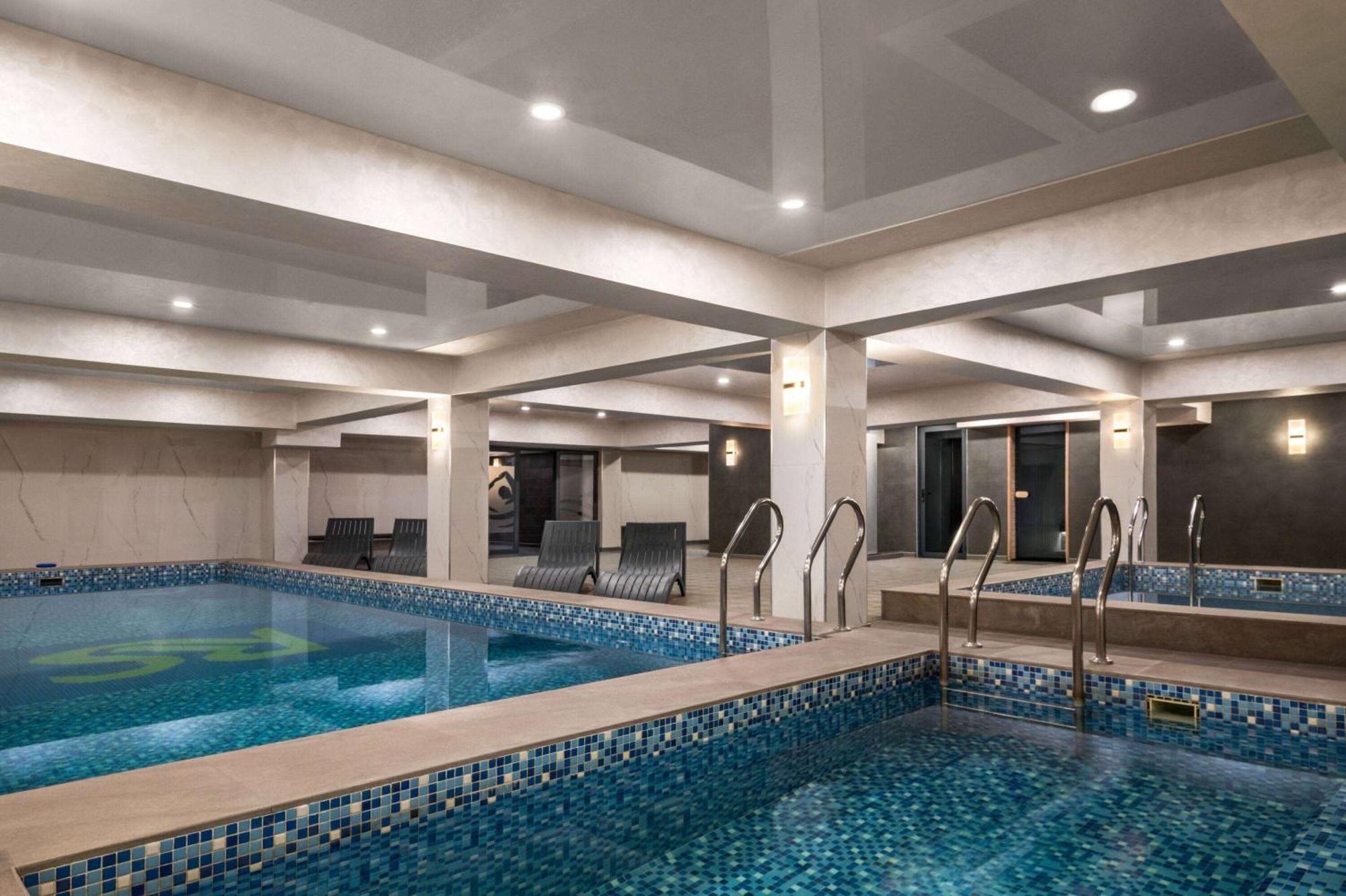 Wyndham Garden Tashkent Hotel Buitenkant foto