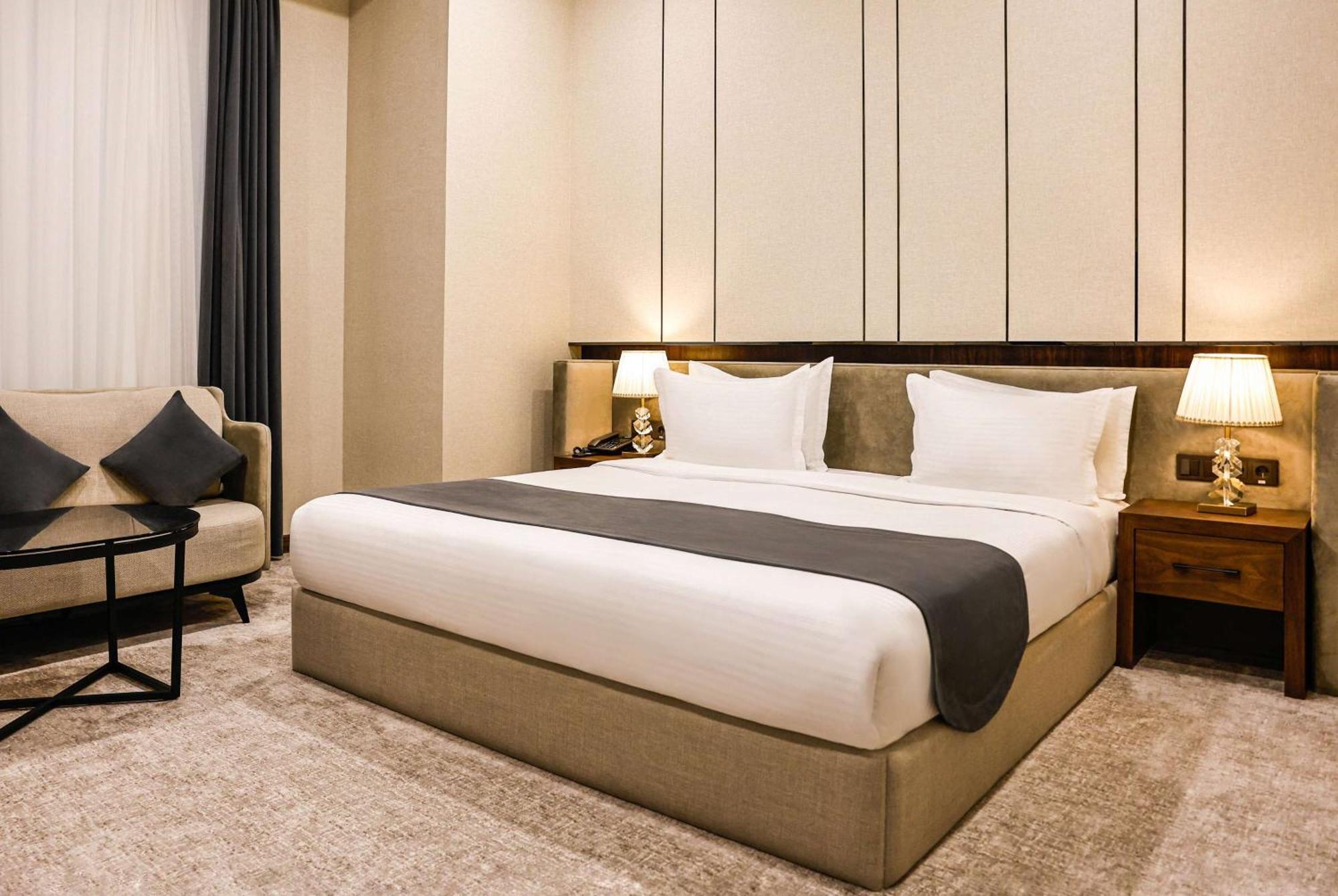 Wyndham Garden Tashkent Hotel Buitenkant foto